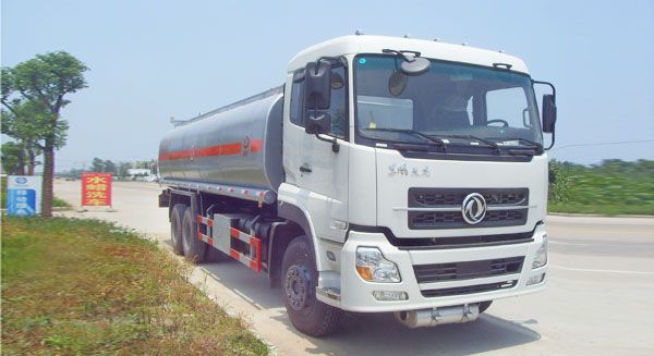 東風(fēng)天龍后雙橋運油車