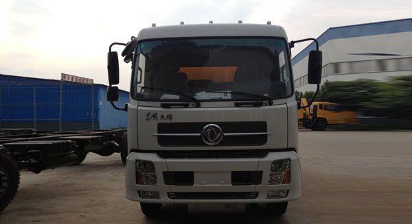 東風(fēng)天錦爆破器材運(yùn)輸車(chē)
